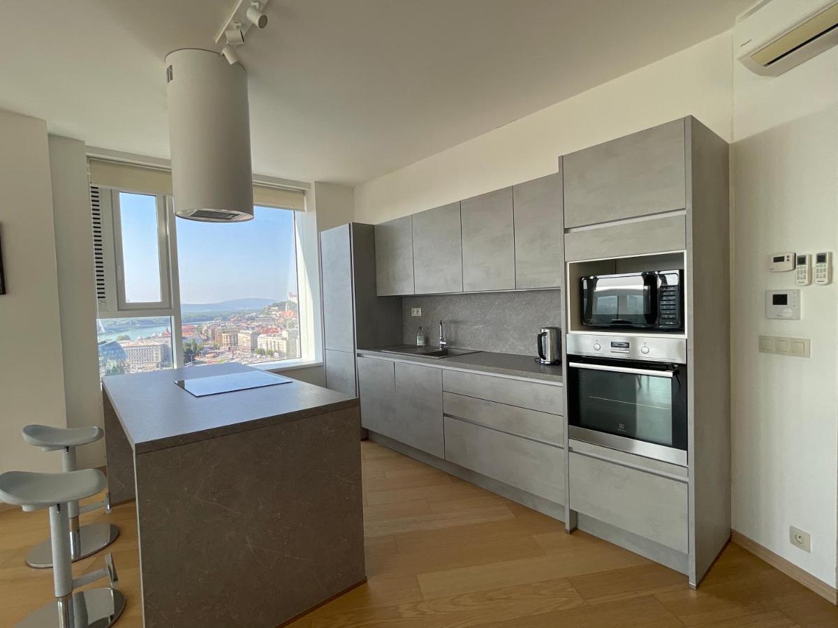 Sag Panorama Apartment 3 Rooms 19Th Floor Great View Free Parking Bratislava Bagian luar foto