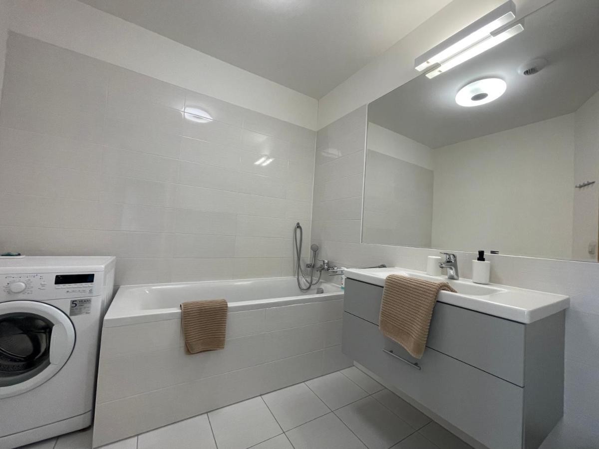 Sag Panorama Apartment 3 Rooms 19Th Floor Great View Free Parking Bratislava Bagian luar foto