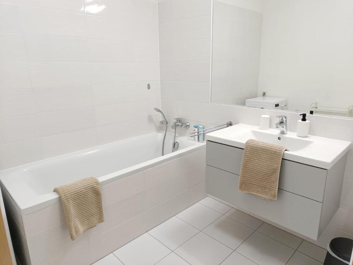 Sag Panorama Apartment 3 Rooms 19Th Floor Great View Free Parking Bratislava Bagian luar foto